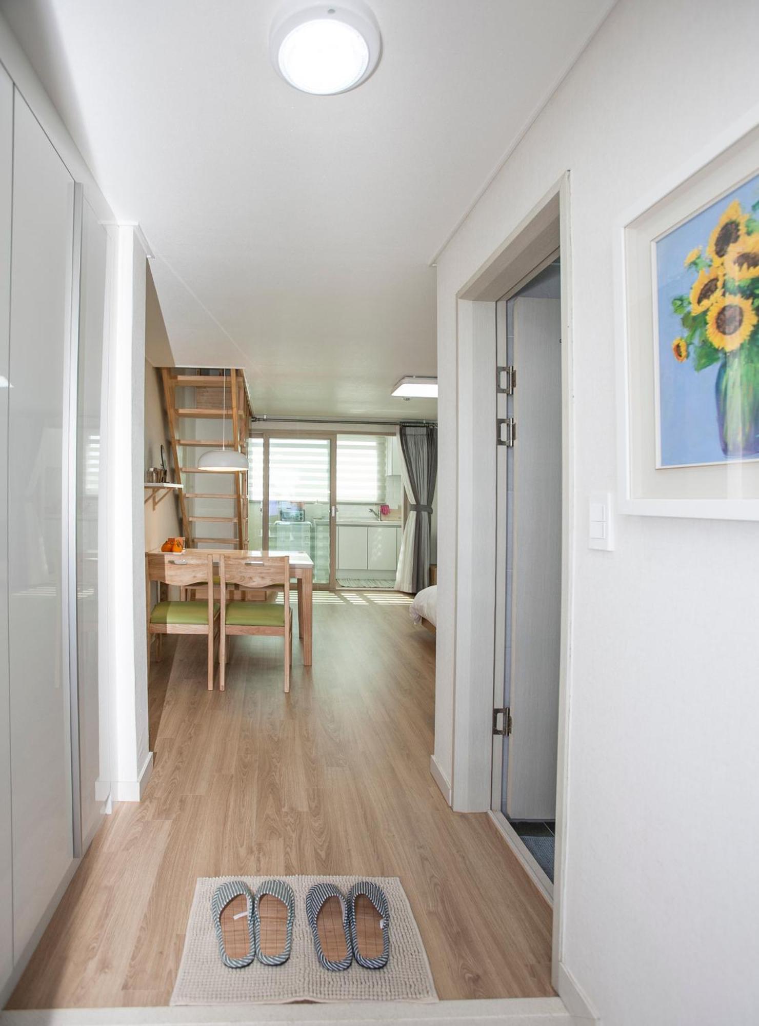 Jeju Aria Pension Екстер'єр фото